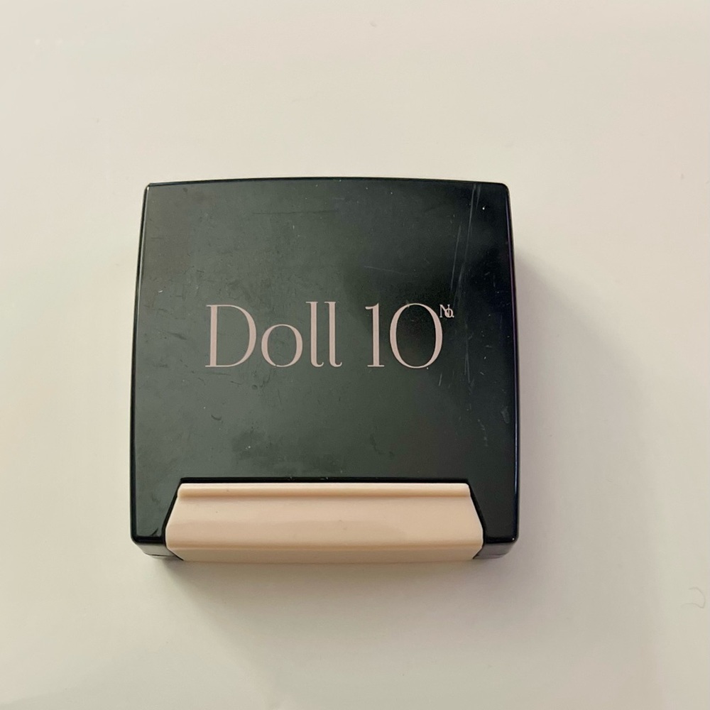 Doll 10 Moonlit Glow Eyeliner